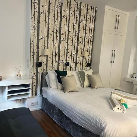 Tree Studio Apartment Barbican F3 London Bagian luar foto