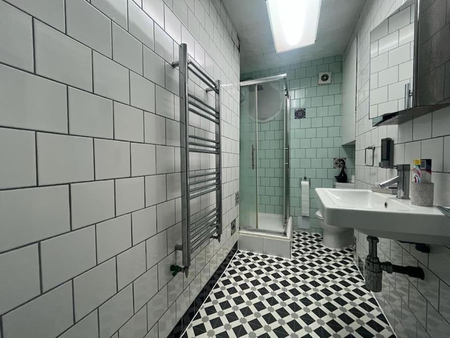 Tree Studio Apartment Barbican F3 London Bagian luar foto